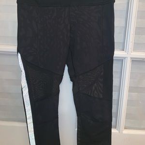Lululemon Cropped Leopard Leggings